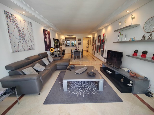 2 Bedrooms Apartment in Puerto Banús