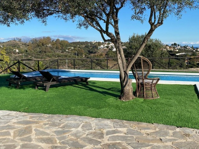 Villa avec 4 Chambres  à Estepona