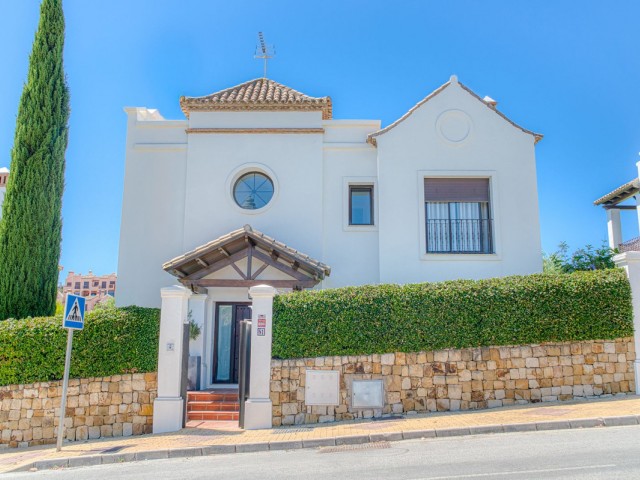 3 Bedrooms Villa in Estepona