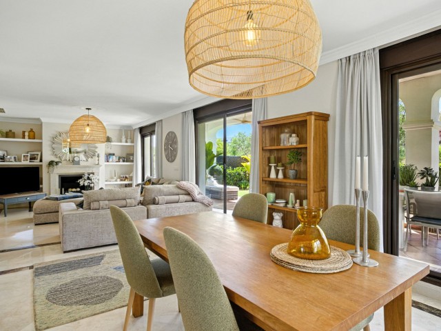 3 Bedrooms Villa in Estepona