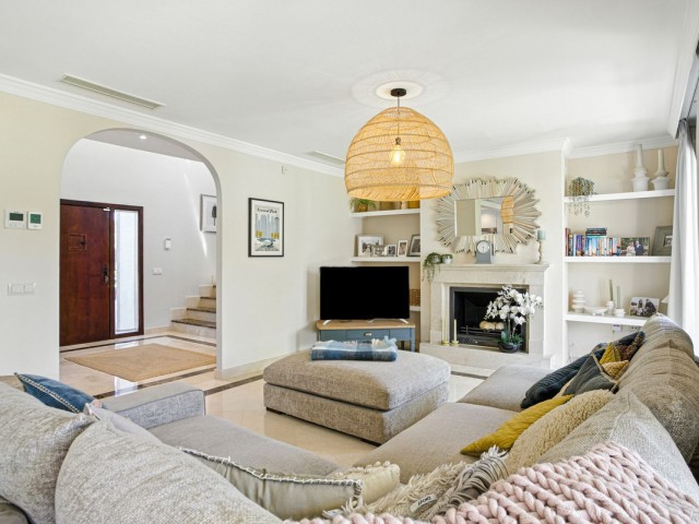 3 Bedrooms Villa in Estepona