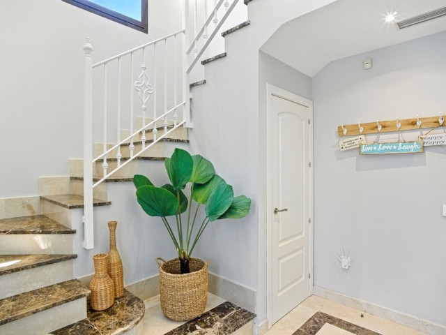 3 Bedrooms Villa in Estepona