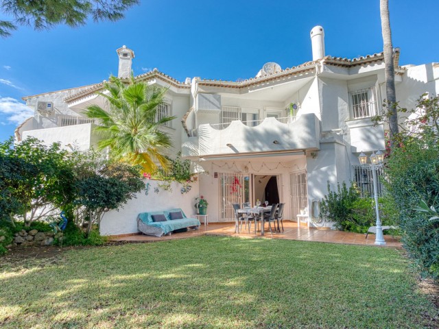 3 Bedrooms Townhouse in Calahonda
