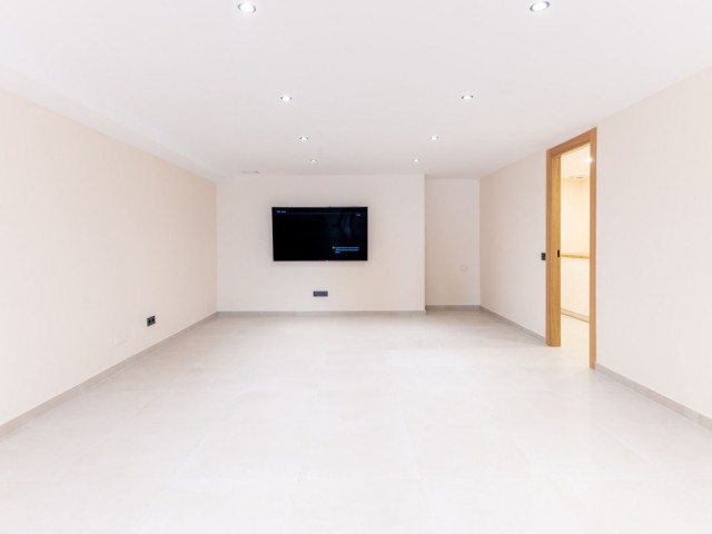 4 Schlafzimmer Reihenhaus in New Golden Mile