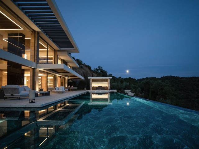 Villa avec 5 Chambres  à La Zagaleta