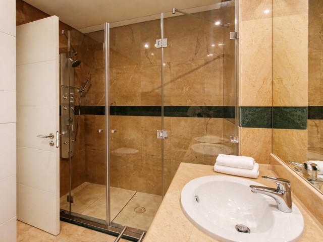 Apartamento con 2 Dormitorios  en Nueva Andalucía