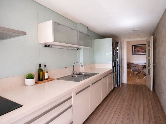 Apartamento con 2 Dormitorios  en Nueva Andalucía