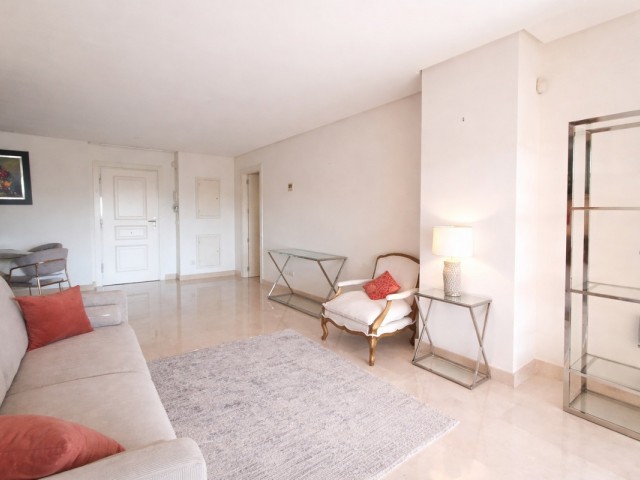 Apartamento con 2 Dormitorios  en Nueva Andalucía