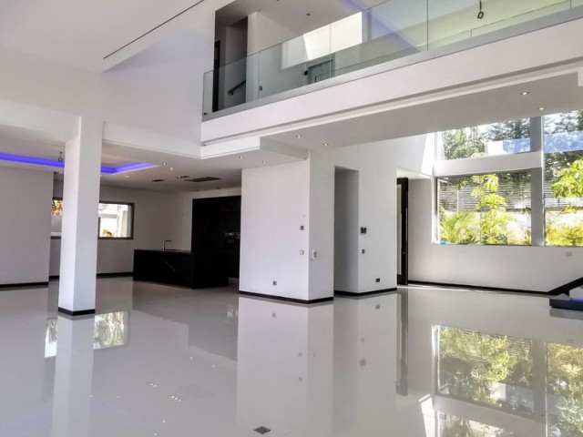 6 Slaapkamer Villa in Guadalmina Baja