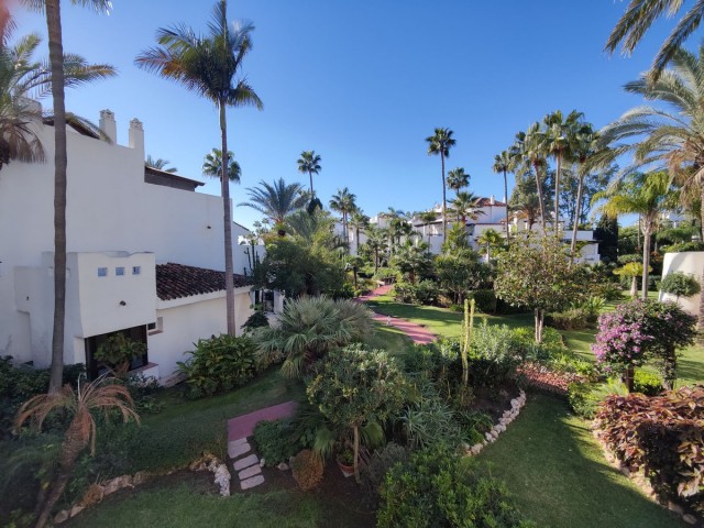 Apartamento con 3 Dormitorios  en Puerto Banús
