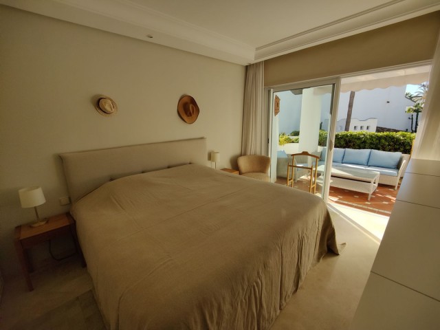 Apartamento con 3 Dormitorios  en Puerto Banús