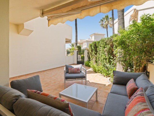 4 Bedrooms Townhouse in Costabella