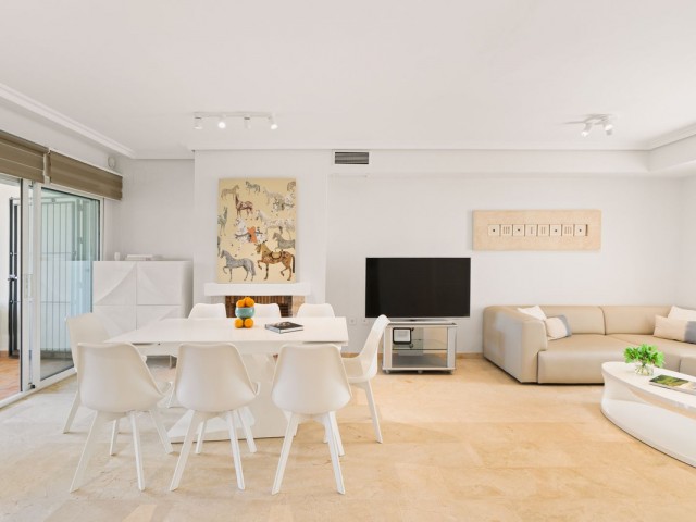 4 Bedrooms Townhouse in Costabella