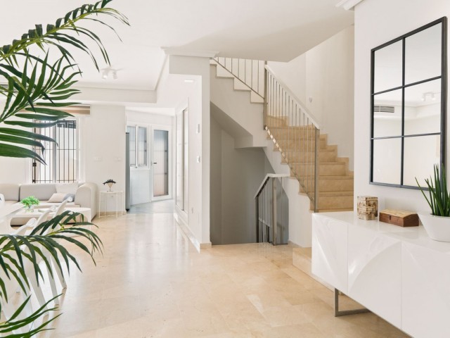 4 Bedrooms Townhouse in Costabella