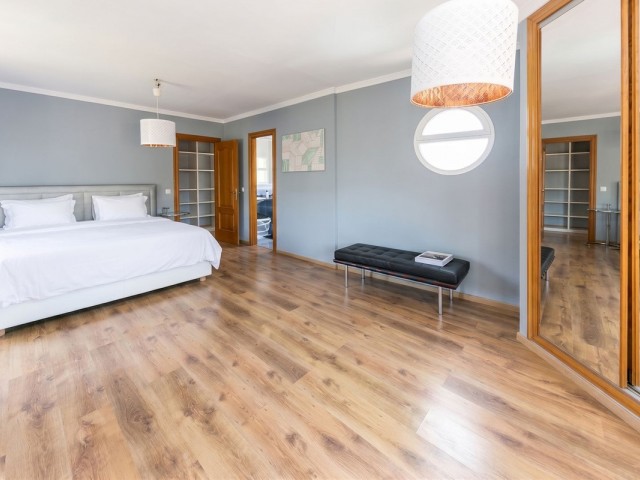 5 Bedrooms Villa in Mijas