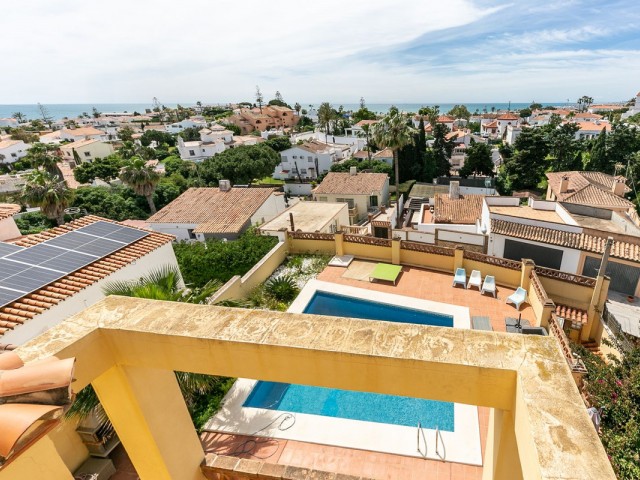 5 Bedrooms Villa in Mijas