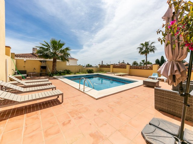 5 Bedrooms Villa in Mijas