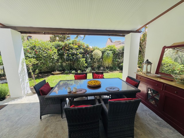 Villa avec 4 Chambres  à Elviria