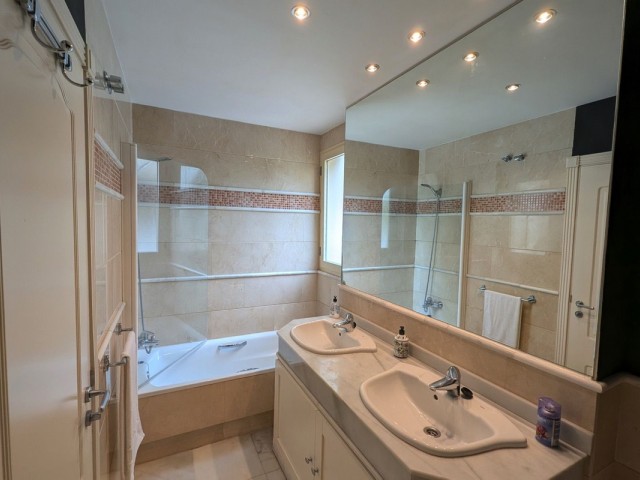 2 Bedrooms Apartment in Aloha