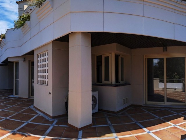 2 Bedrooms Apartment in Aloha