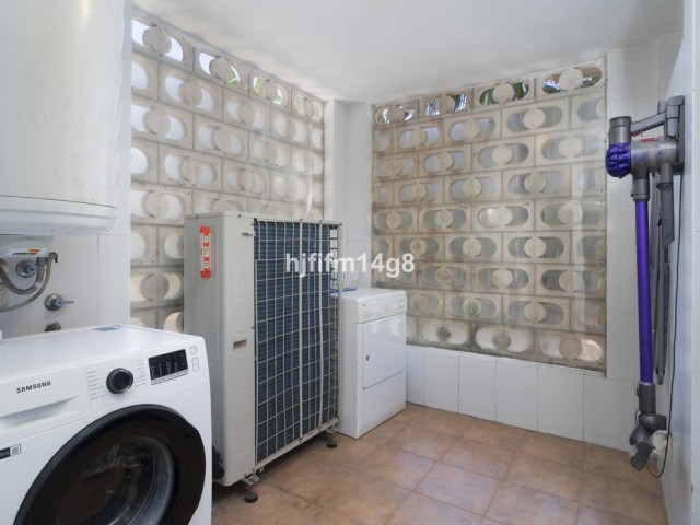 Apartamento con 2 Dormitorios  en Puerto Banús