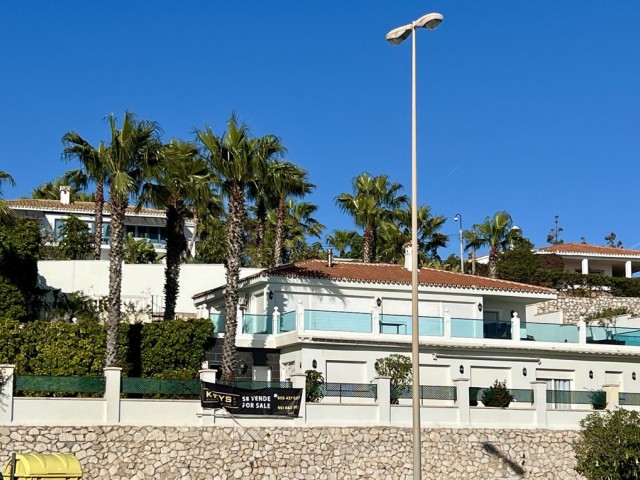 Villa, El Chaparral