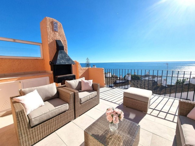 2 Bedrooms Apartment in Calahonda
