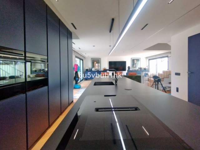 Appartement avec 3 Chambres  à Marbella