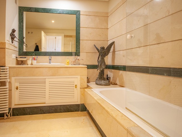 Appartement avec 2 Chambres  à Bahía de Marbella
