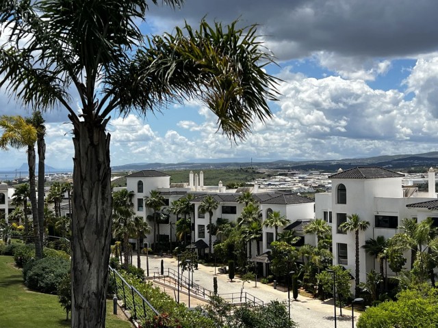 Apartamento con 2 Dormitorios  en Estepona