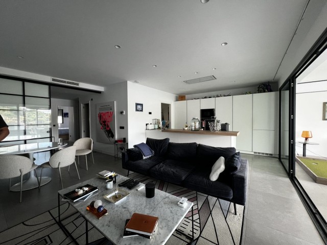 Apartamento con 2 Dormitorios  en Estepona