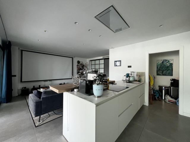 Apartamento con 2 Dormitorios  en Estepona