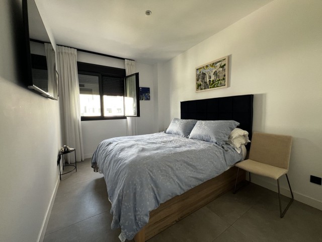 Apartamento con 2 Dormitorios  en Estepona