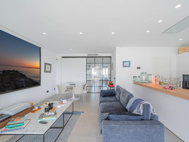 Apartamento con 2 Dormitorios  en Estepona