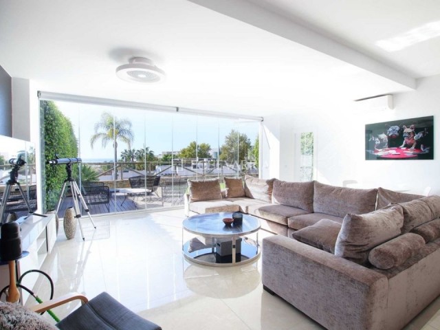 Maison mitoyenne avec 4 Chambres  à Marbella