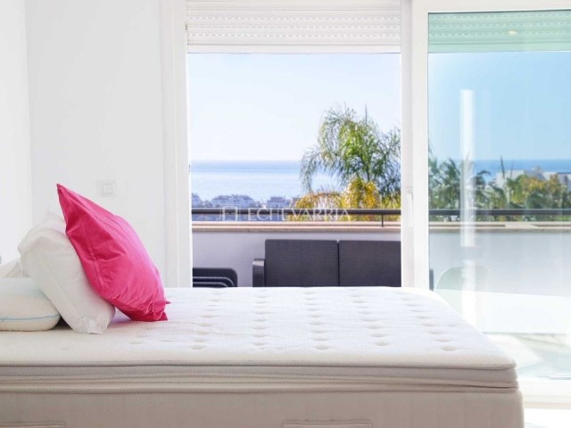 Maison mitoyenne avec 4 Chambres  à Marbella