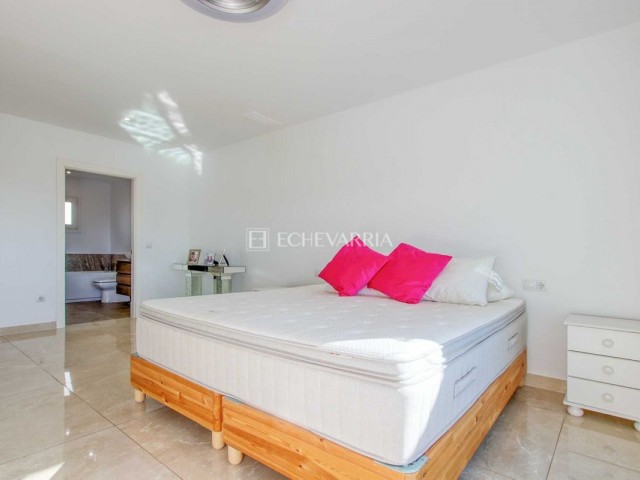 Maison mitoyenne avec 4 Chambres  à Marbella