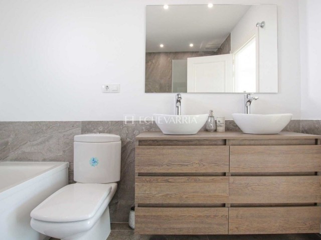 Maison mitoyenne avec 4 Chambres  à Marbella