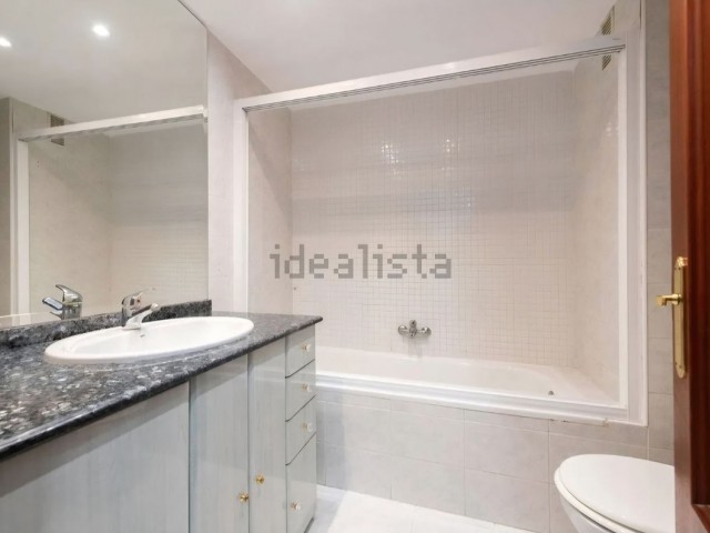 Appartement avec 4 Chambres  à Málaga Centro