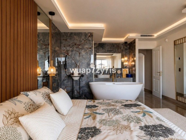 Penthouse in Elviria