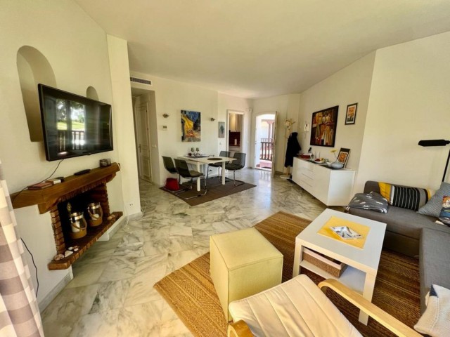2 Bedrooms Apartment in Elviria
