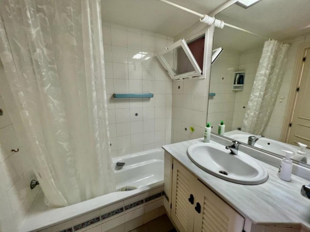 2 Bedrooms Apartment in Elviria