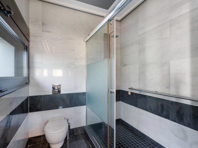 5 Schlafzimmer Villa in Altos de los Monteros