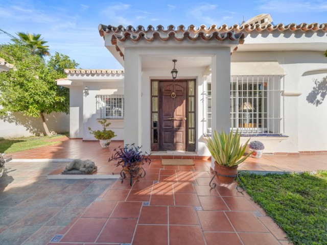 4 Bedrooms Villa in Mijas