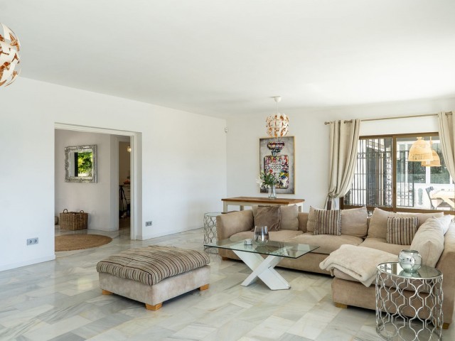 6 Bedrooms Villa in Mijas
