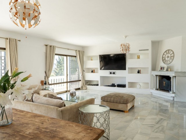 6 Bedrooms Villa in Mijas