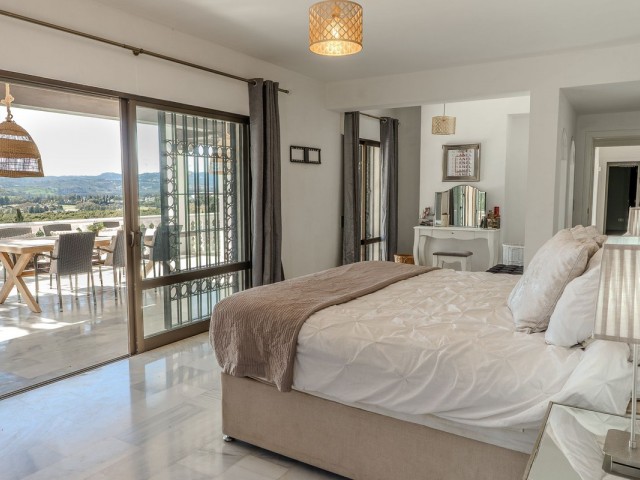 6 Bedrooms Villa in Mijas
