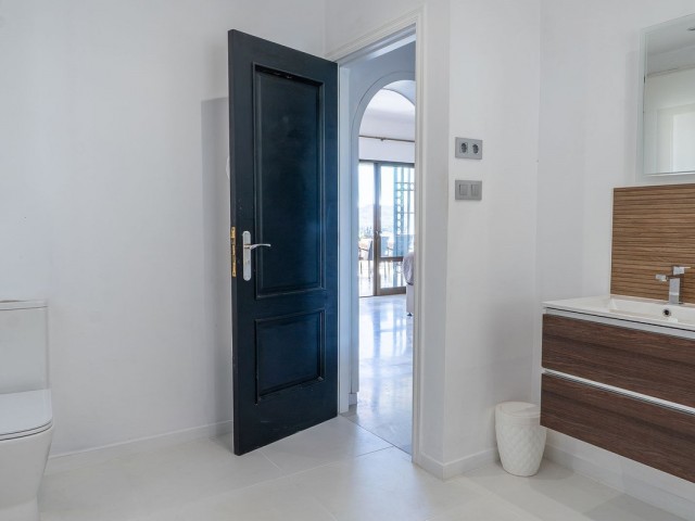 6 Bedrooms Villa in Mijas