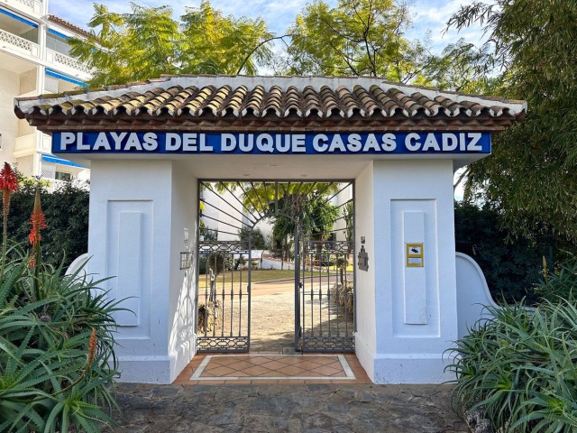 2 Bedrooms Apartment in Puerto Banús