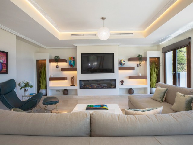 4 Bedrooms Villa in Benahavís